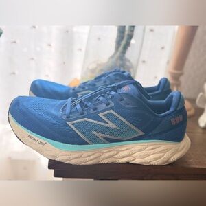 New Balance Fresh Foam X 880v14 Women’s Running Shoes Blue Sz 12 mens. 10.5
